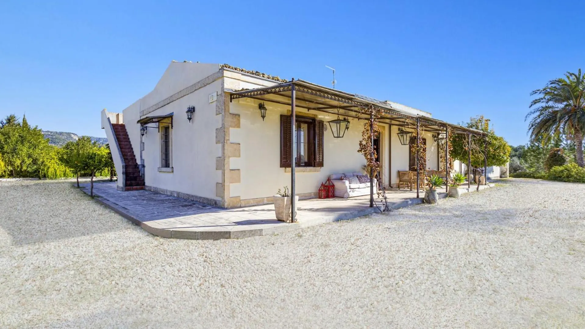 Villa Castelluccio By Villa Plus Noto Italy